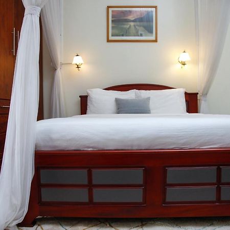 Fred And Winnie Bnb Кампала Экстерьер фото